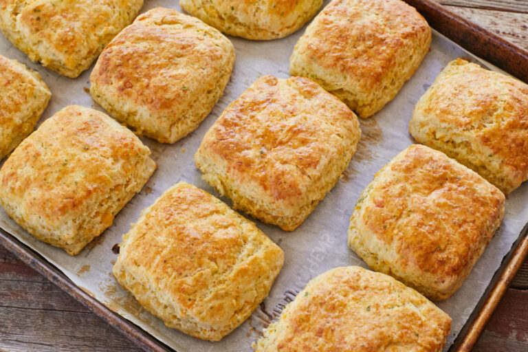 cheddar breakfast biscuits