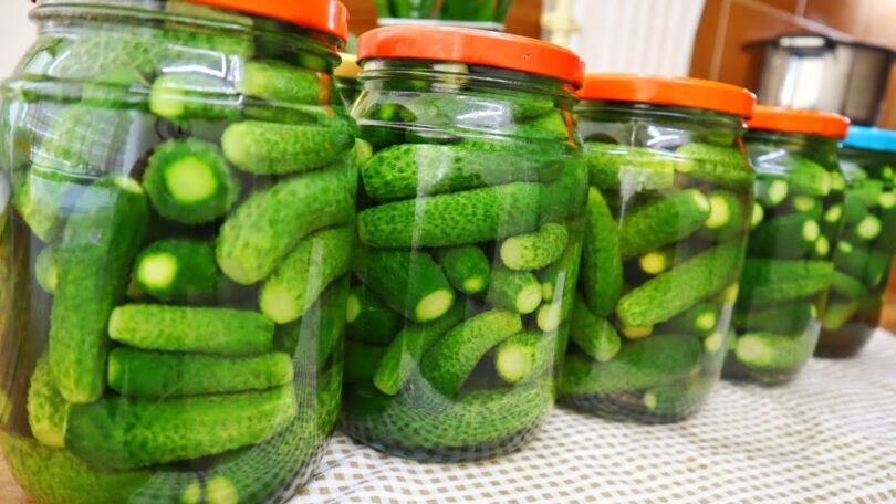 How to Make Pickled Cucumbers